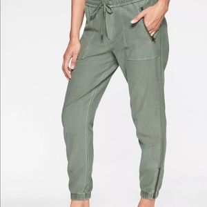 Athleta Farallon Jogger - Size 10P